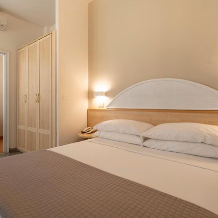 Hotel Constellation Rimini Extérieur photo
