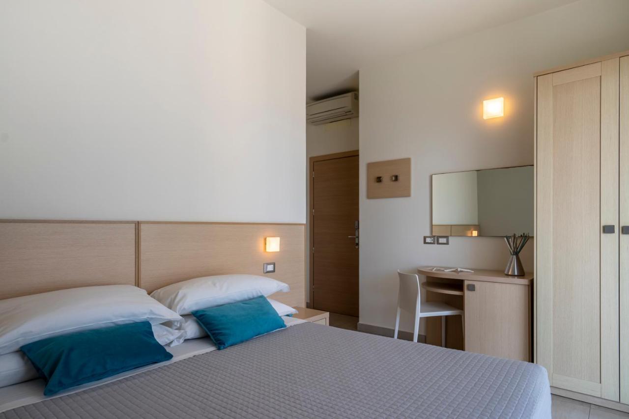Hotel Constellation Rimini Extérieur photo