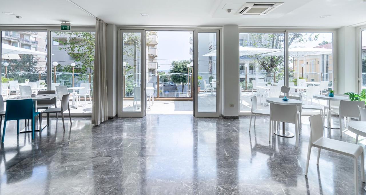 Hotel Constellation Rimini Extérieur photo