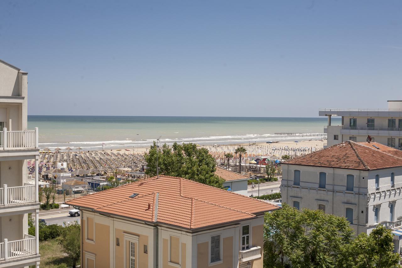 Hotel Constellation Rimini Extérieur photo