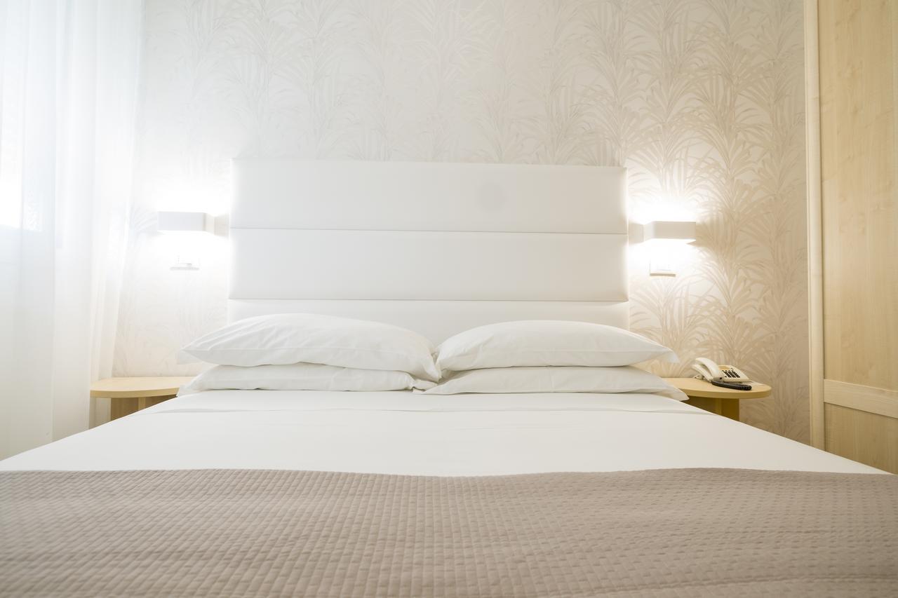 Hotel Constellation Rimini Extérieur photo