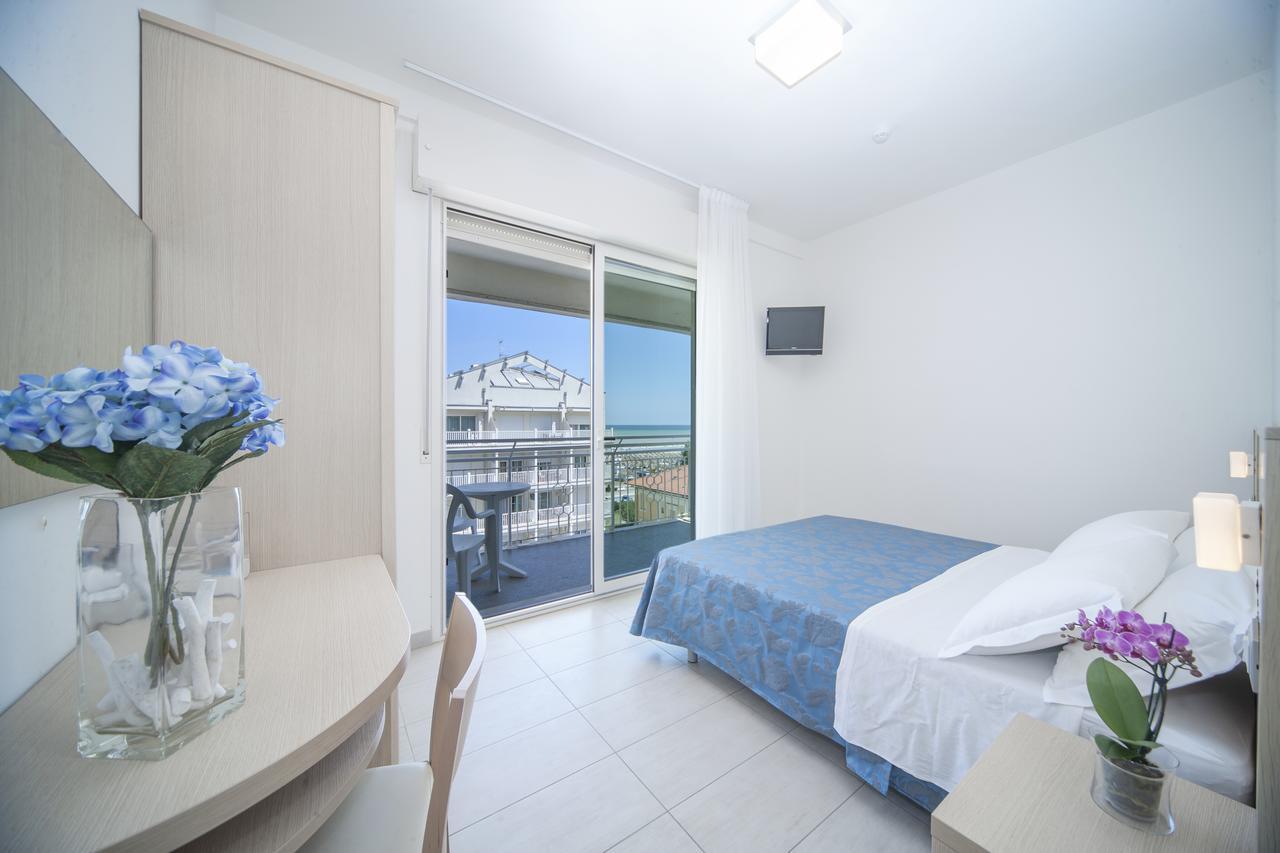 Hotel Constellation Rimini Extérieur photo